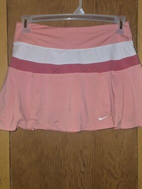 Nike womens dry fir medium tennis skirt with shorts underneath